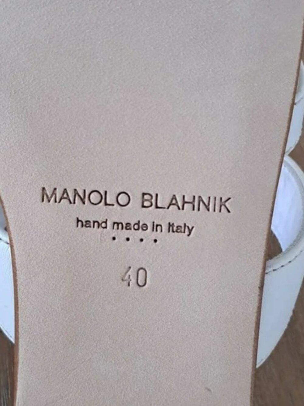 Manolo Blahnik Susacru Sandals - Color: Off White - Size: EU 40 - Picture 10 of 10